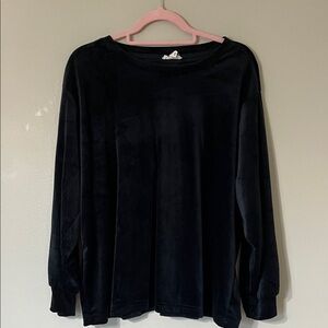 Women's Black Velvet Long-Sleeve Crew Sweatshirt